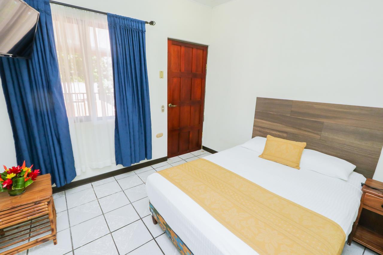 Hotel Flor Blanca Manuel Antonio Exterior foto