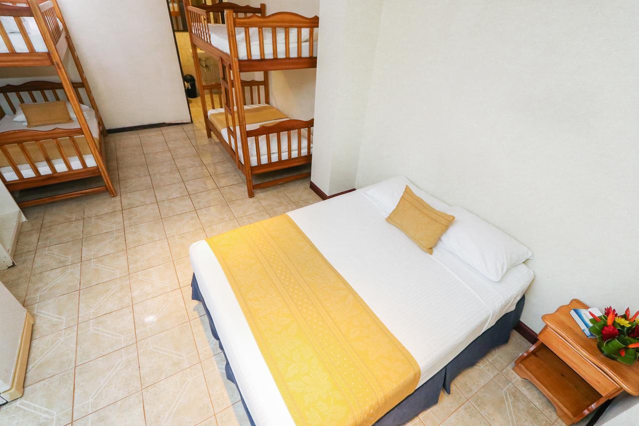 Hotel Flor Blanca Manuel Antonio Exterior foto