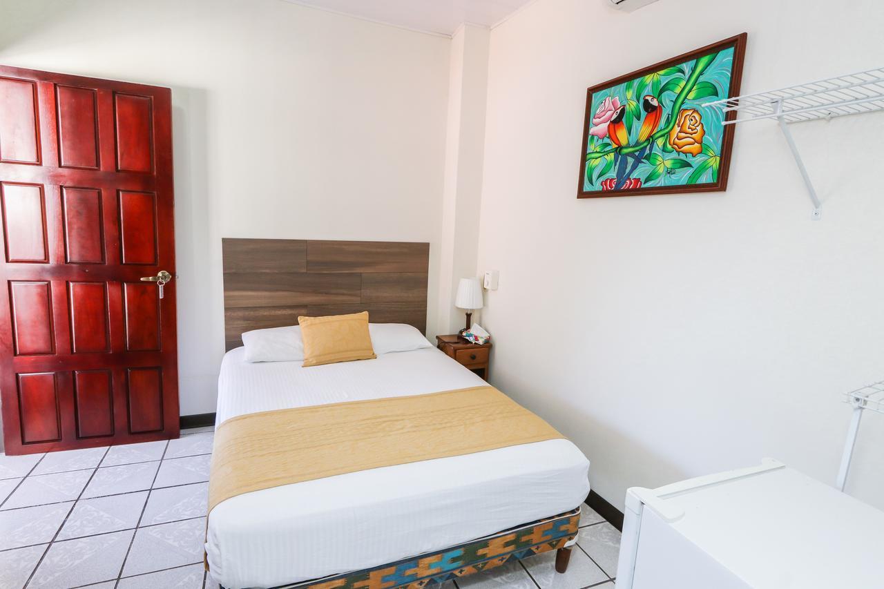 Hotel Flor Blanca Manuel Antonio Exterior foto