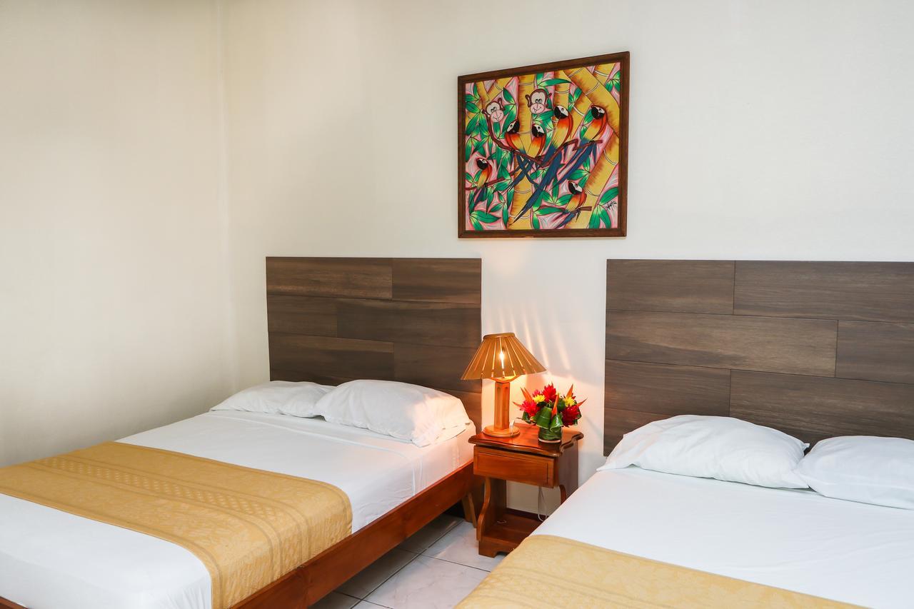 Hotel Flor Blanca Manuel Antonio Exterior foto