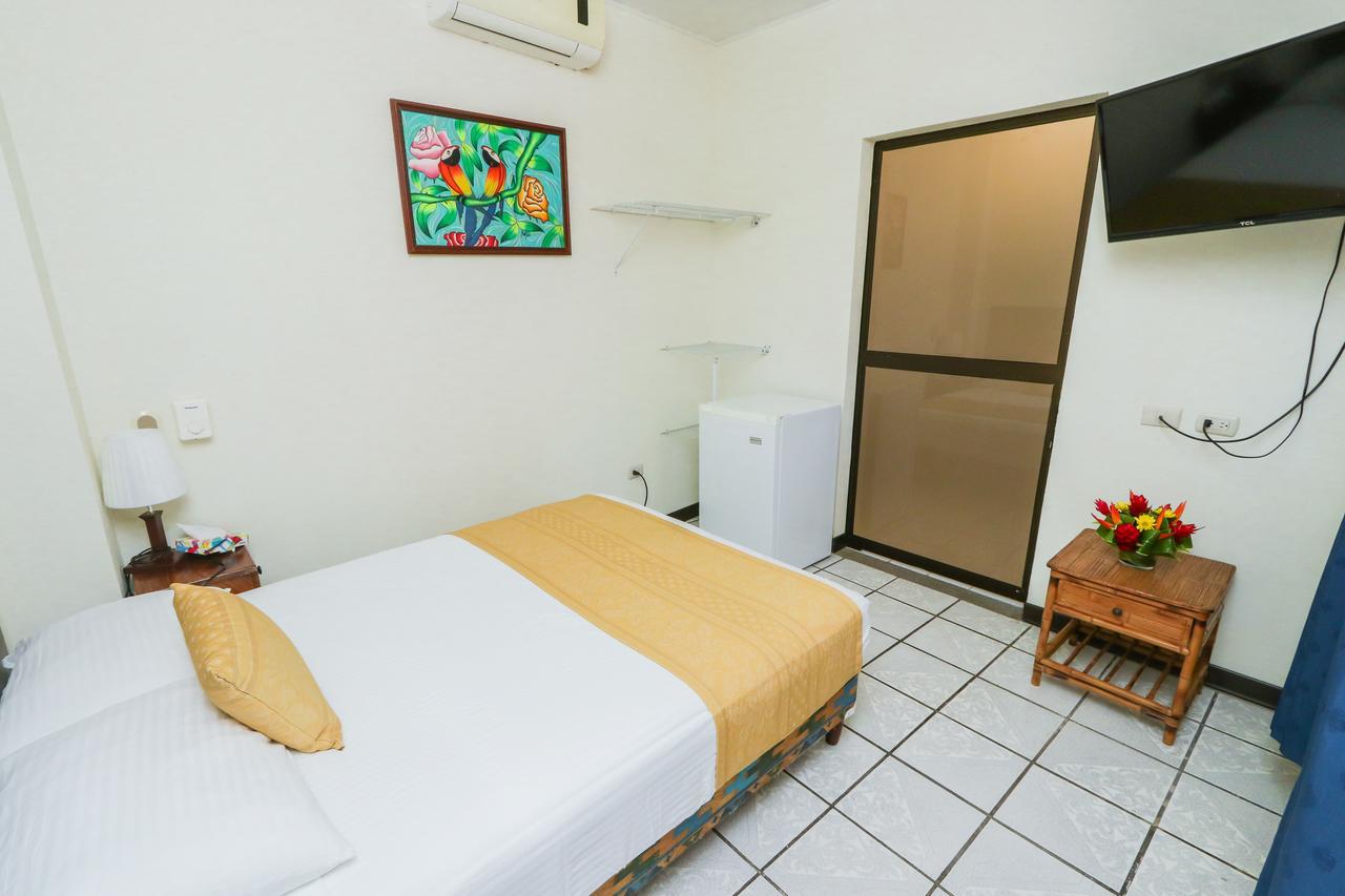 Hotel Flor Blanca Manuel Antonio Exterior foto
