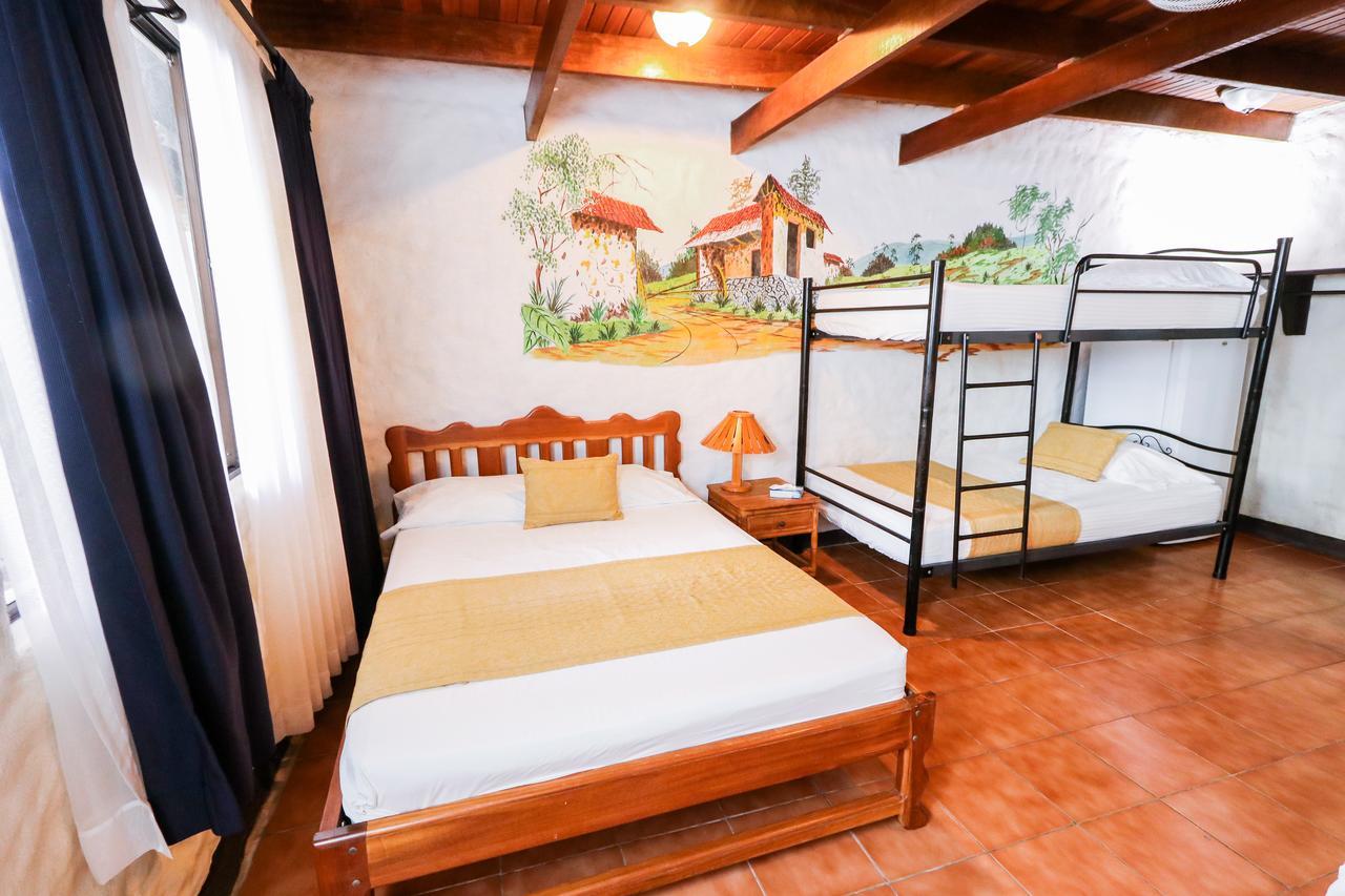 Hotel Flor Blanca Manuel Antonio Exterior foto