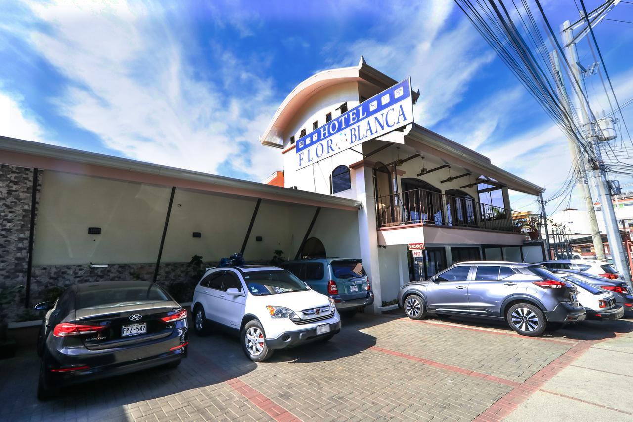 Hotel Flor Blanca Manuel Antonio Exterior foto