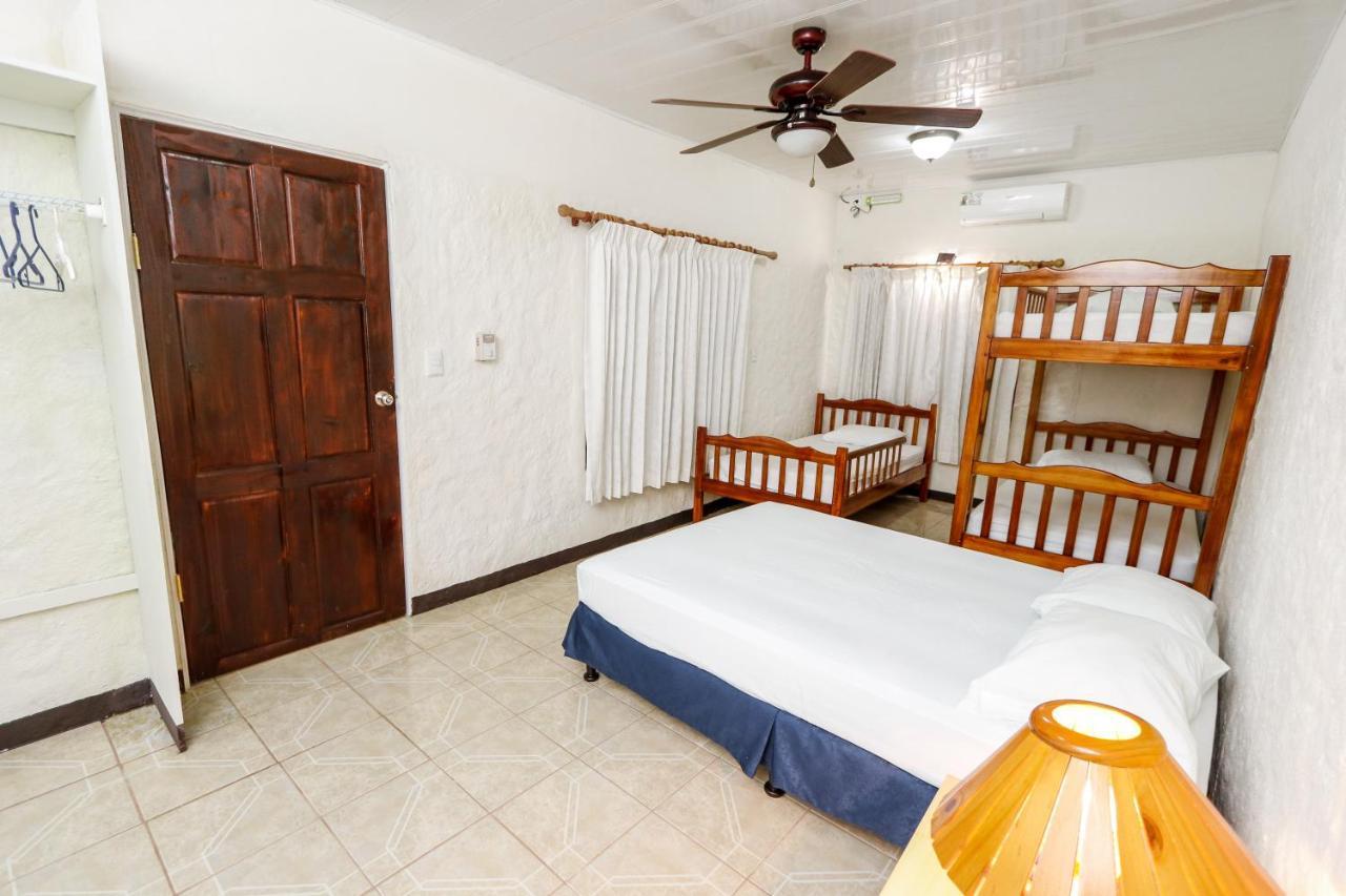 Hotel Flor Blanca Manuel Antonio Exterior foto