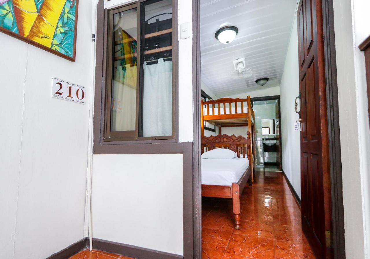 Hotel Flor Blanca Manuel Antonio Exterior foto